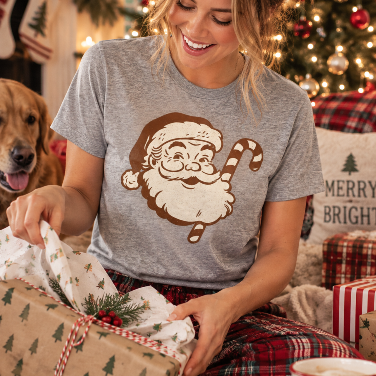 Vintage Santa T-Shirt, Retro Christmas Shirt, Classic Holiday Tee